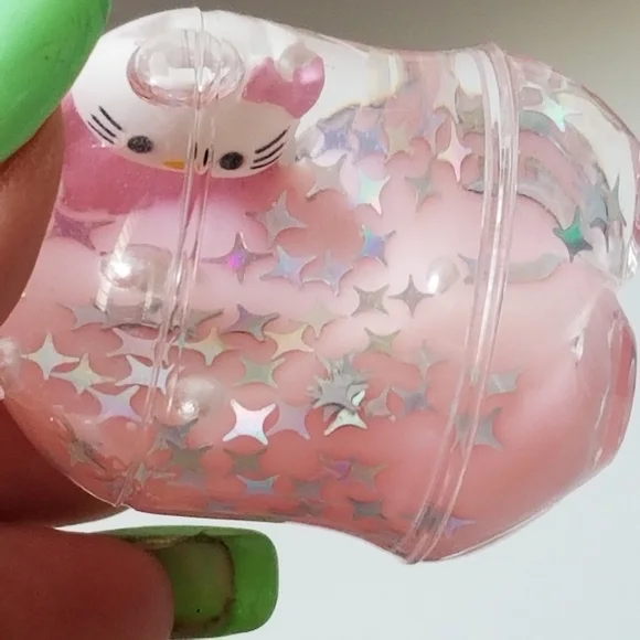 Hello Kitty Key Chain Floating Oil Liquid Acrylic Bottle Key Chain New - Picture 5 of 10